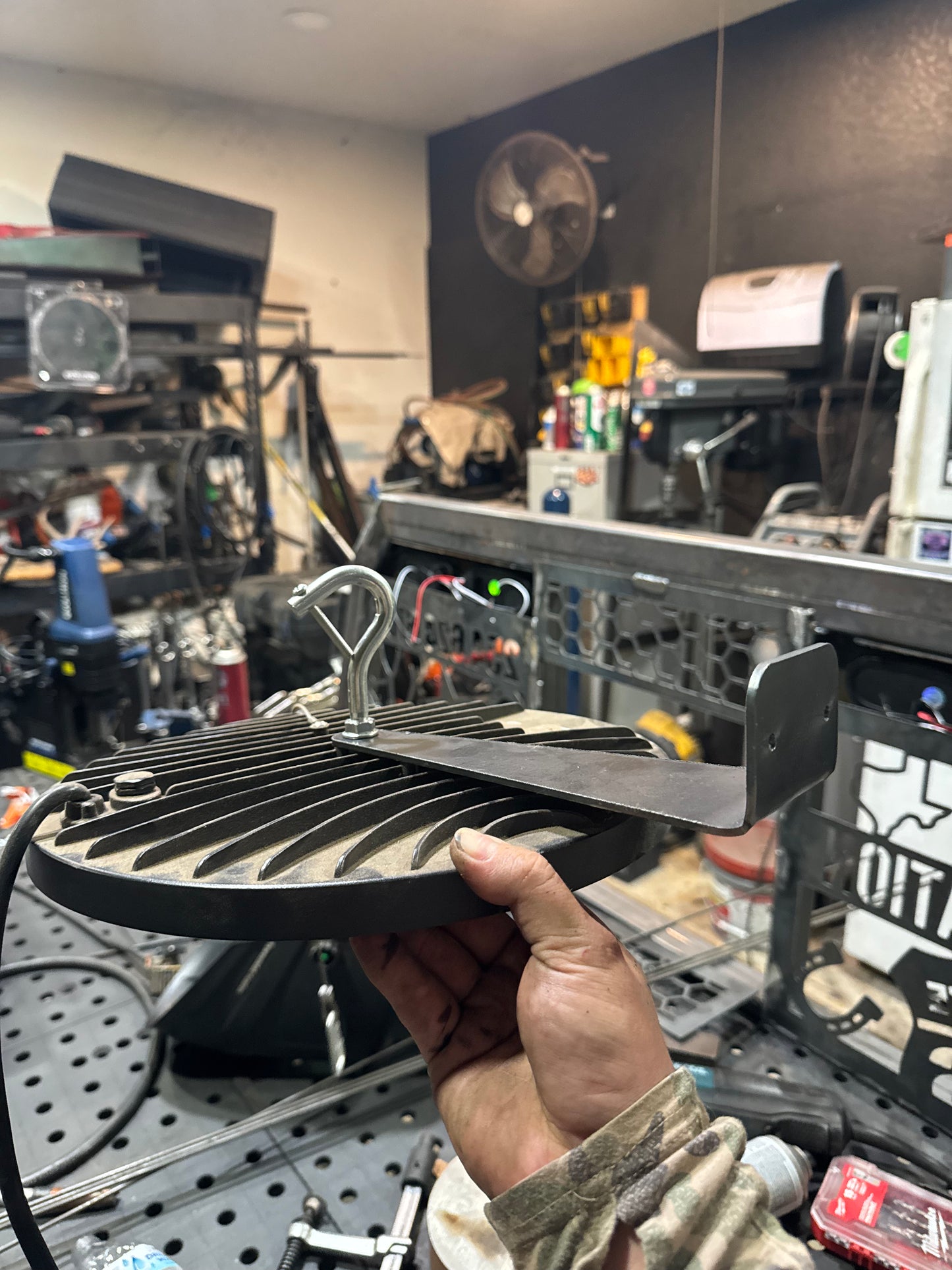 7/16 Bolt UFO Light Bracket